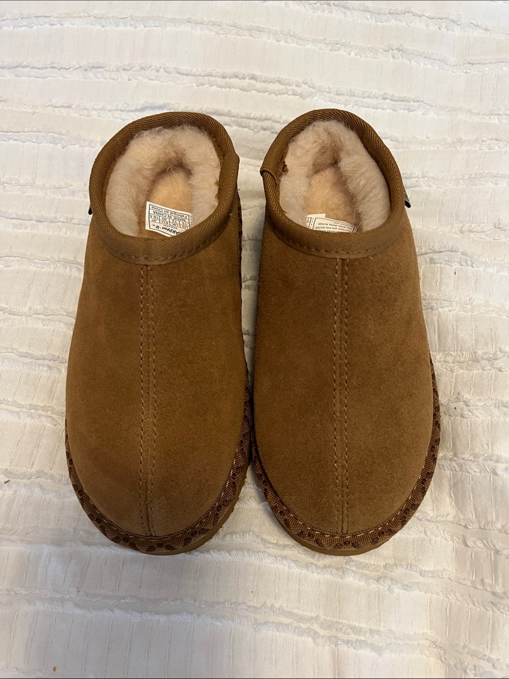 NWOT KIDS SIZE 13 Bearpaw slippers